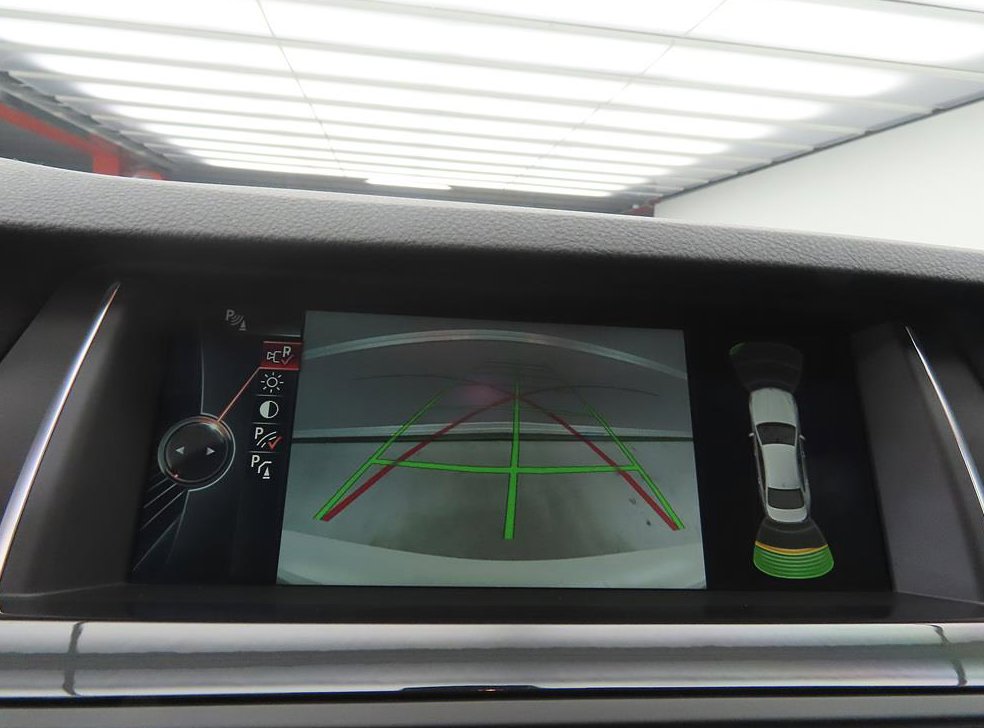 BMW 5시리즈 520d xDrive 사진 14