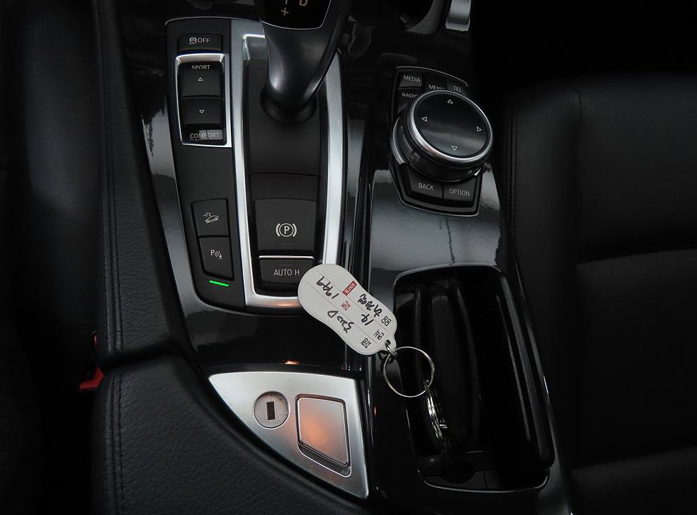 BMW 5시리즈 520d xDrive 사진 15