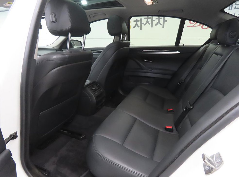 BMW 5시리즈 520d xDrive 사진 6