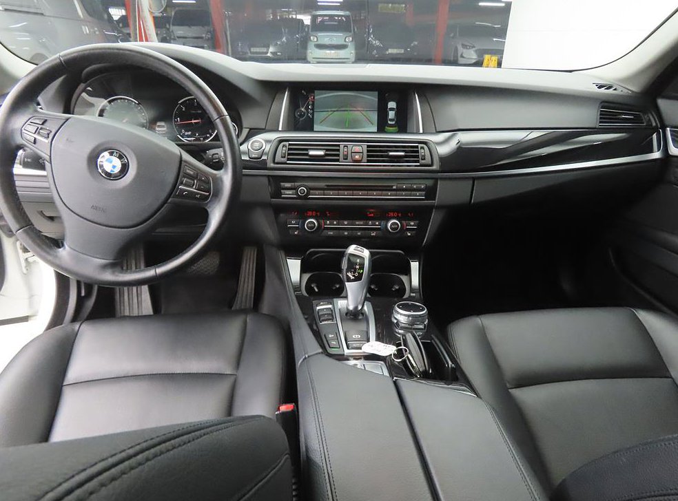 BMW 5시리즈 520d xDrive 사진 7