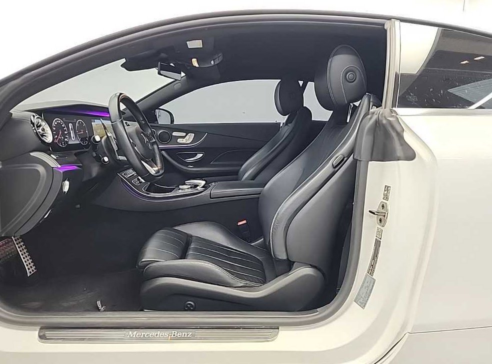 벤츠 E 클래스 E220d 쿠페 사진 11