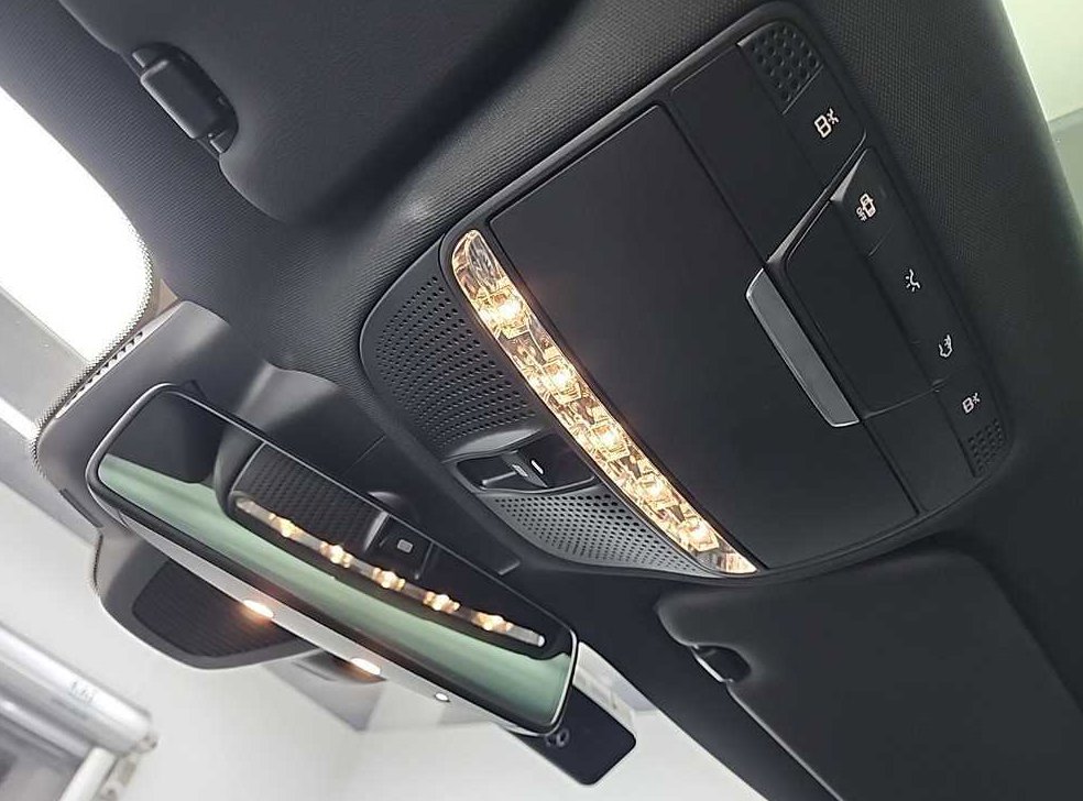 벤츠 E 클래스 E220d 쿠페 사진 16