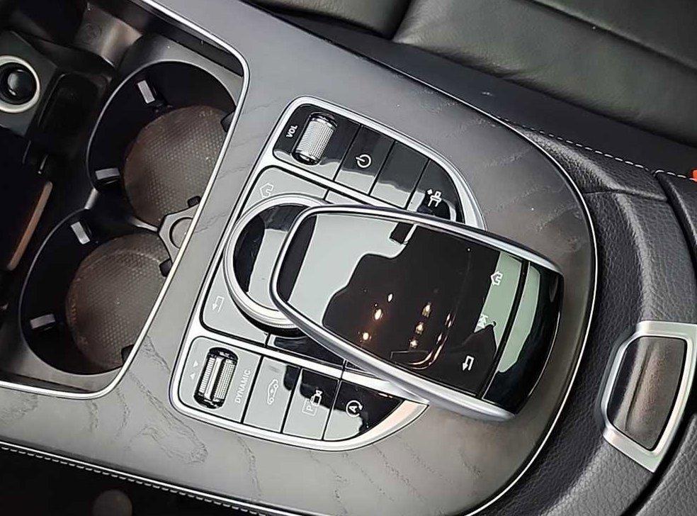 벤츠 E 클래스 E220d 쿠페 사진 17