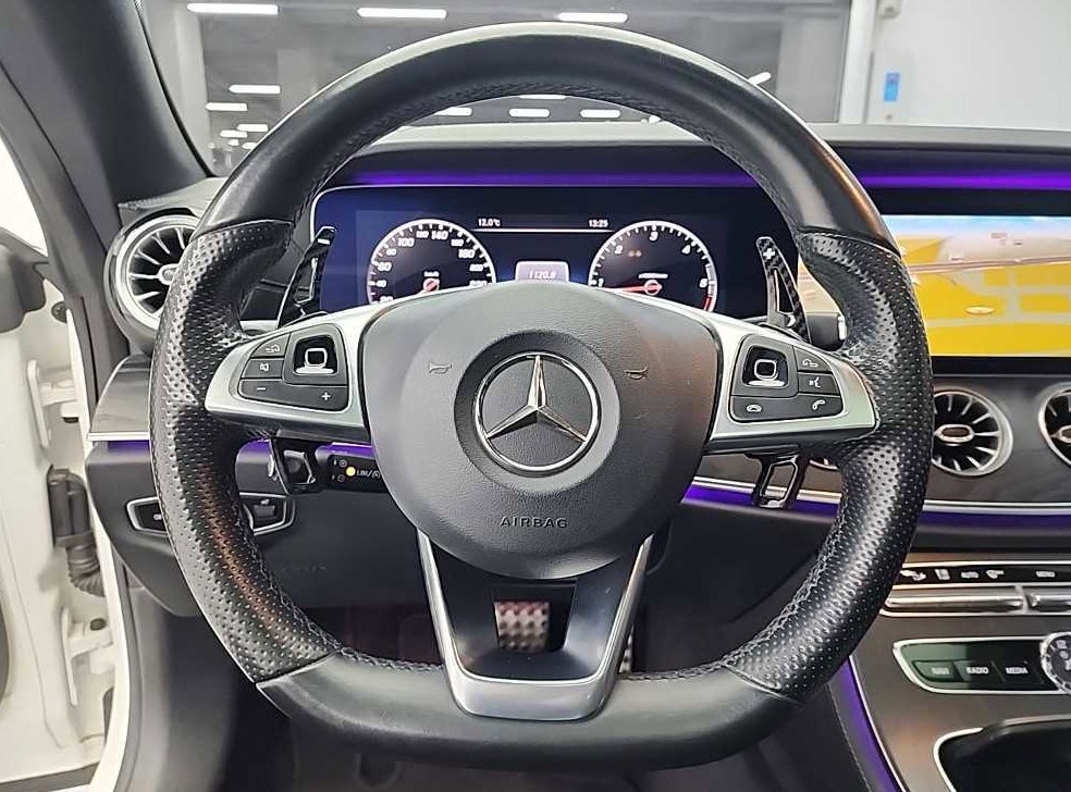 벤츠 E 클래스 E220d 쿠페 사진 9