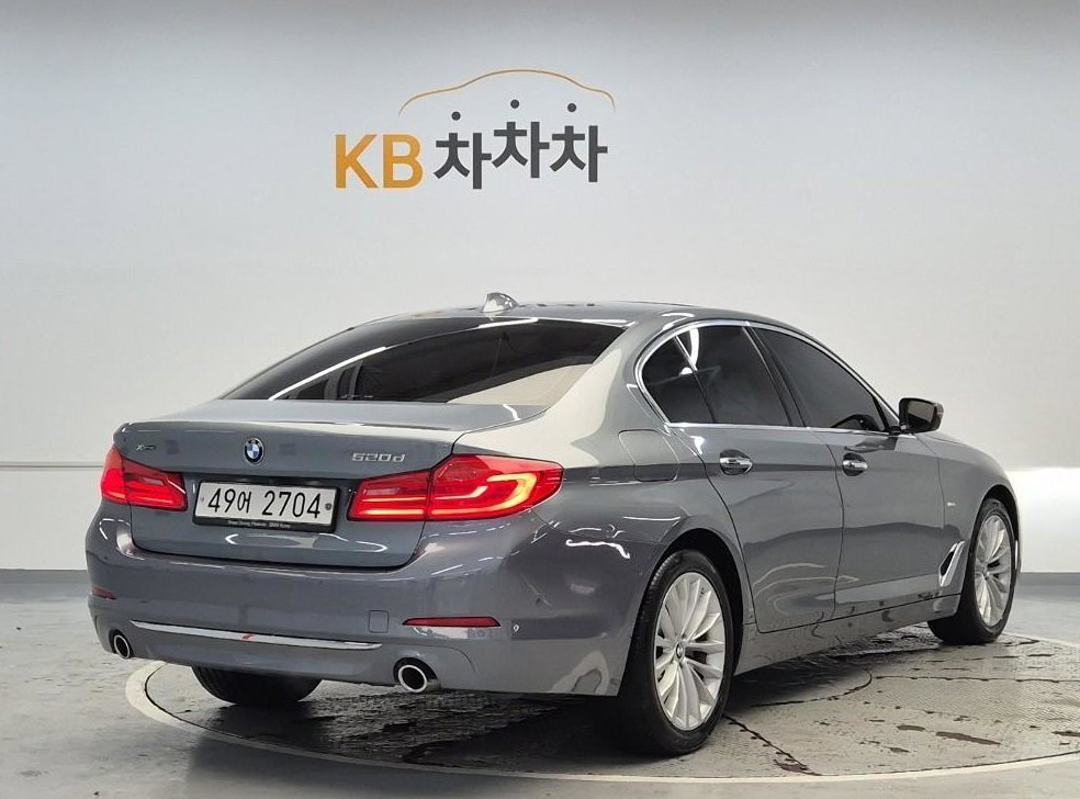 BMW 5시리즈 520d 럭셔리 스페셜 에디션 사진 3