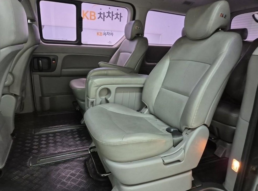 현대 스타렉스 11인승 왜건 사진 12