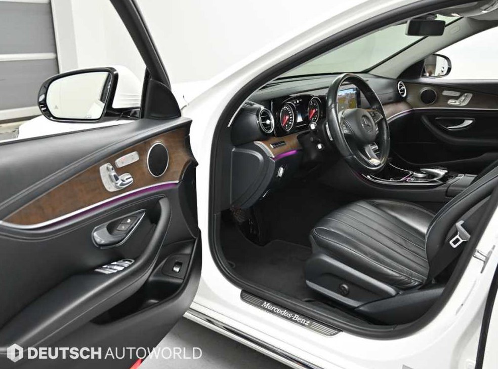 벤츠 E 클래스 E220d 익스클루시브 사진 11