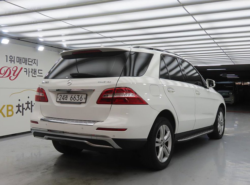 벤츠 M 클래스 ML350 블루텍 4매틱 사진 4