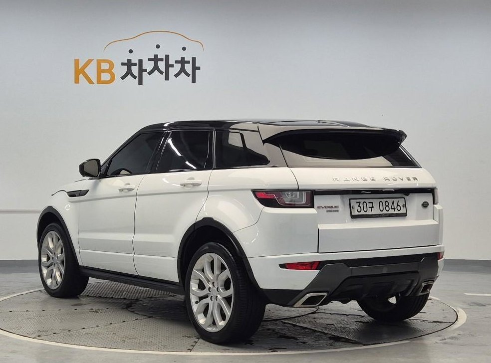 랜드로버 레인지로버 이보크 2.0 TD4 HSE 다이나믹 사진 4