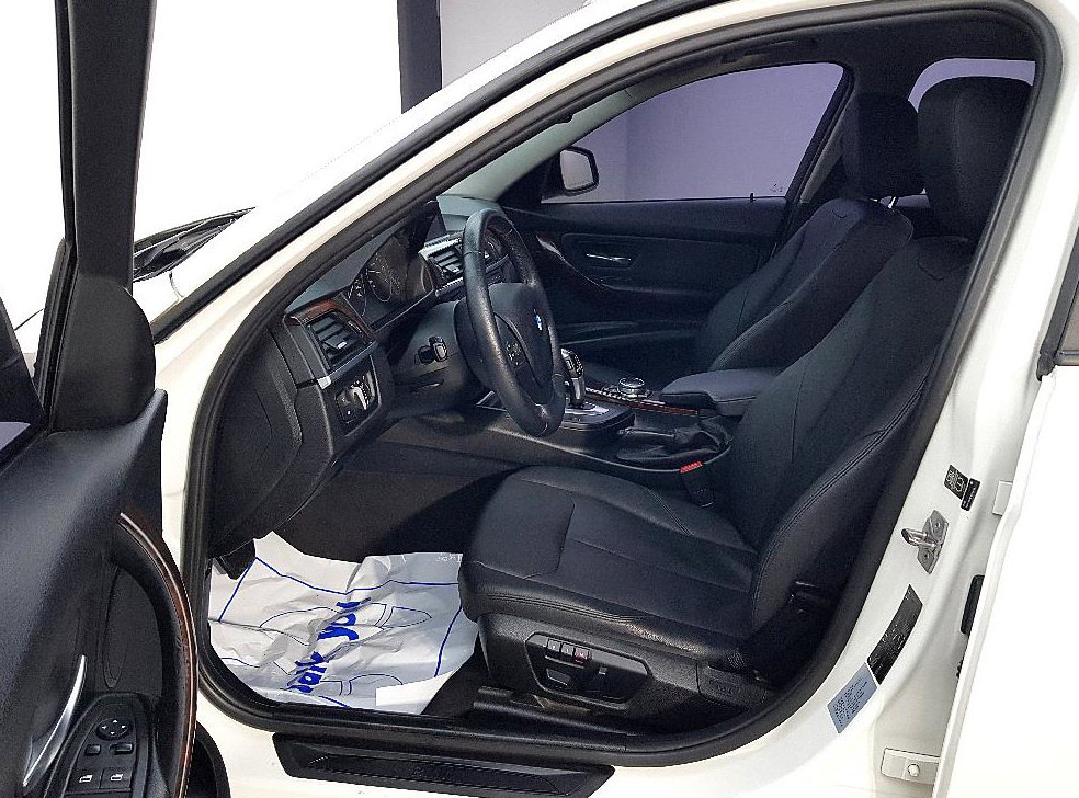 BMW 3시리즈 320d 사진 8