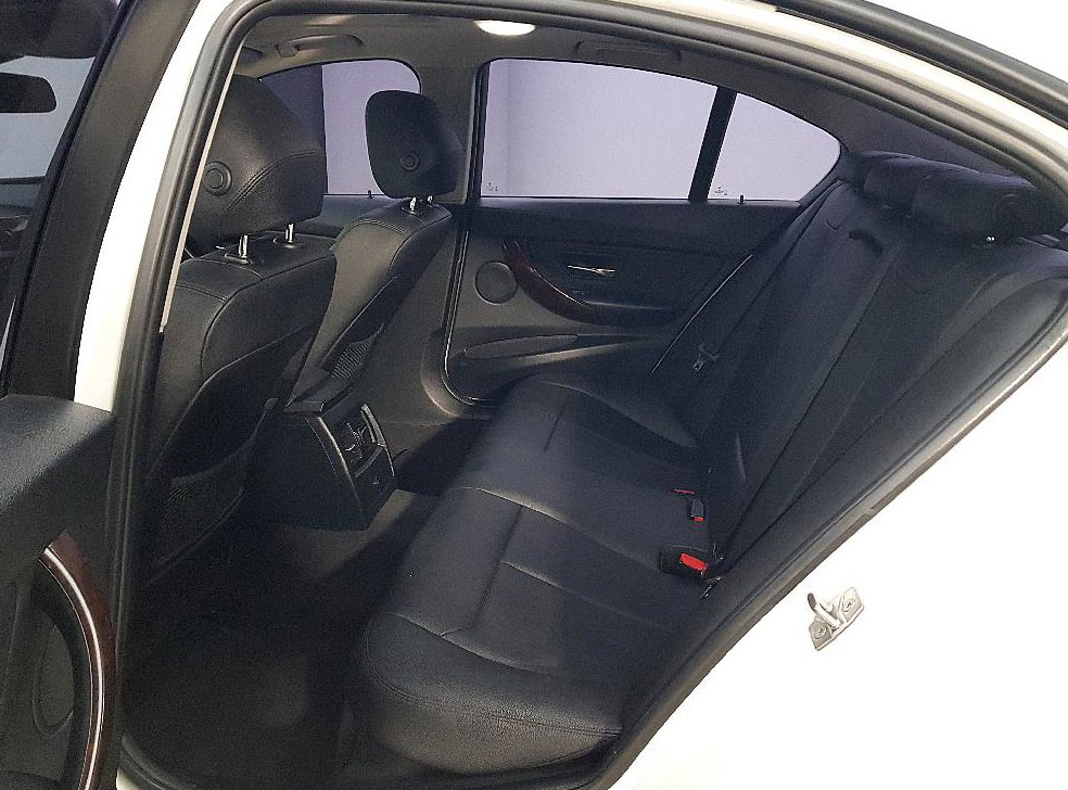 BMW 3시리즈 320d 사진 9