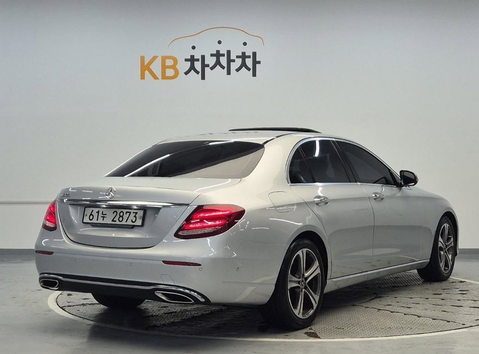 벤츠 E 클래스 E300 아방가르드 사진 3