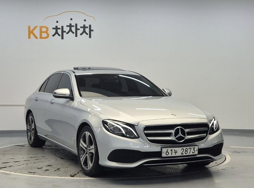 벤츠 E 클래스 E300 아방가르드 사진 4