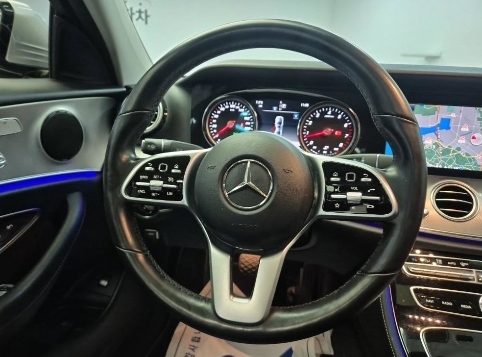 벤츠 E 클래스 E300 아방가르드 사진 9