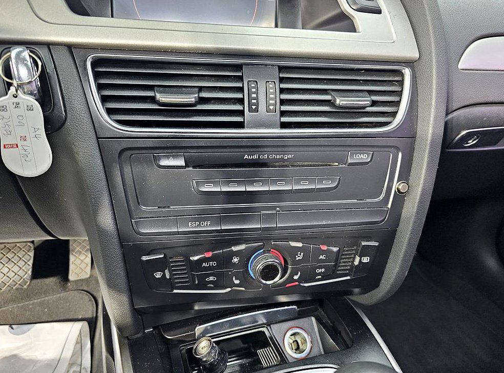 아우디 A4 2.0 TFSI 콰트로 사진 14