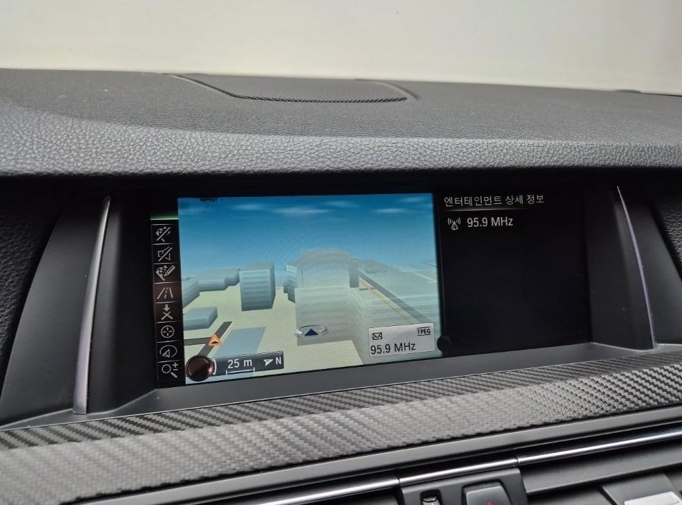 BMW 5시리즈 520d M 에어로다이나믹 사진 13