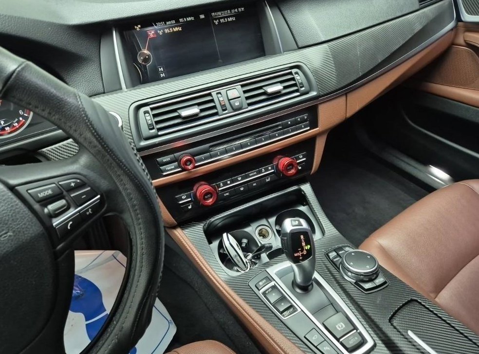 BMW 5시리즈 520d M 에어로다이나믹 사진 16