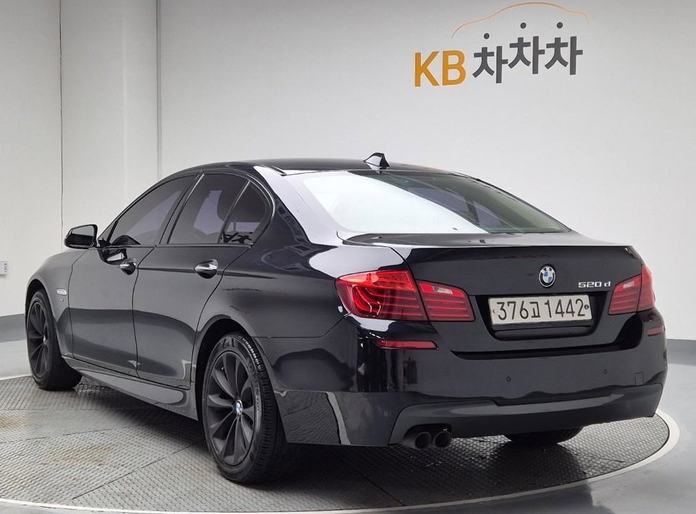 BMW 5시리즈 520d M 에어로다이나믹 사진 4