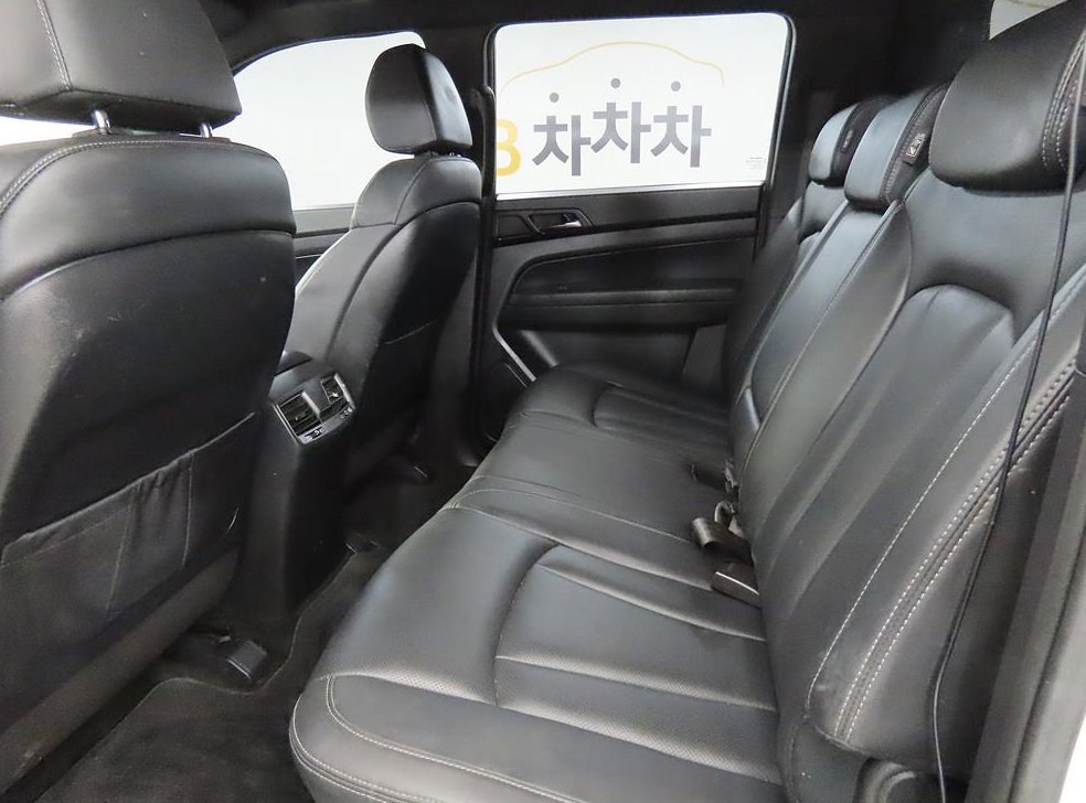 KG모빌리티(쌍용)  렉스턴 4WD 디젤 2.2 사진 6