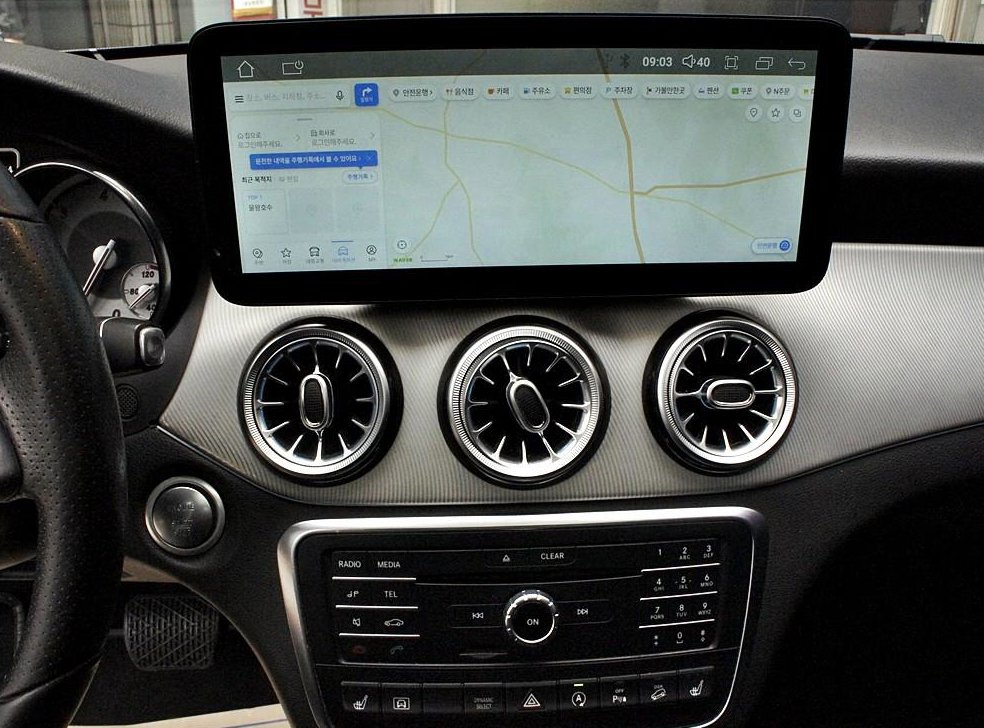 벤츠 GLA 클래스 GLA200 D 4MATIC 액티비티 에디션 사진 10