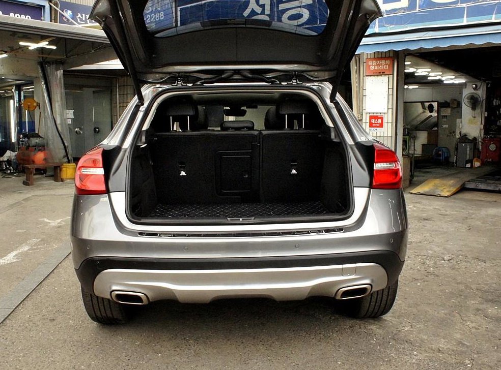 벤츠 GLA 클래스 GLA200 D 4MATIC 액티비티 에디션 사진 18