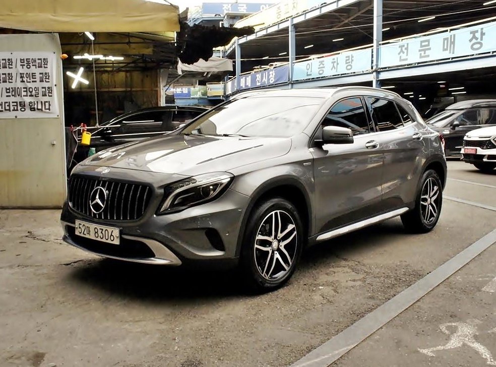 벤츠 GLA 클래스 GLA200 D 4MATIC 액티비티 에디션 사진 2