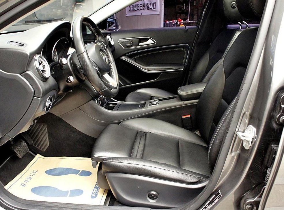 벤츠 GLA 클래스 GLA200 D 4MATIC 액티비티 에디션 사진 5