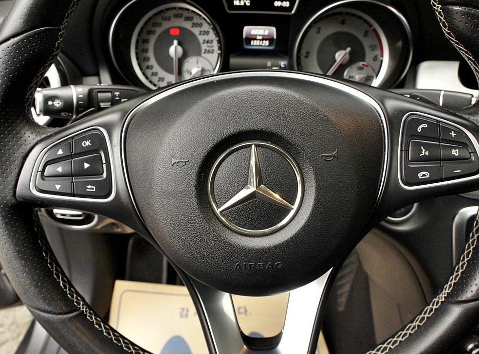 벤츠 GLA 클래스 GLA200 D 4MATIC 액티비티 에디션 사진 8