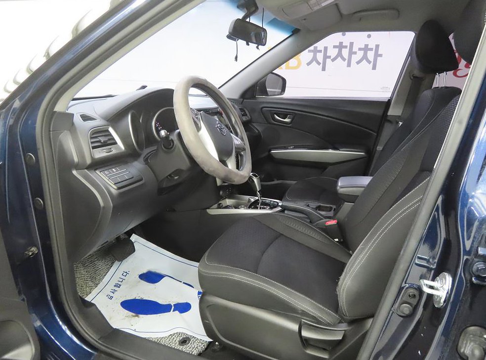 KG모빌리티(쌍용)  티볼리 디젤 2WD 1.6 TX 사진 5