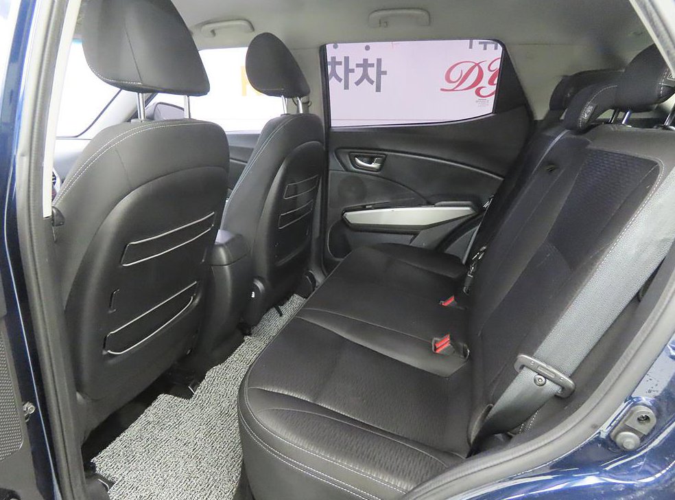 KG모빌리티(쌍용)  티볼리 디젤 2WD 1.6 TX 사진 6