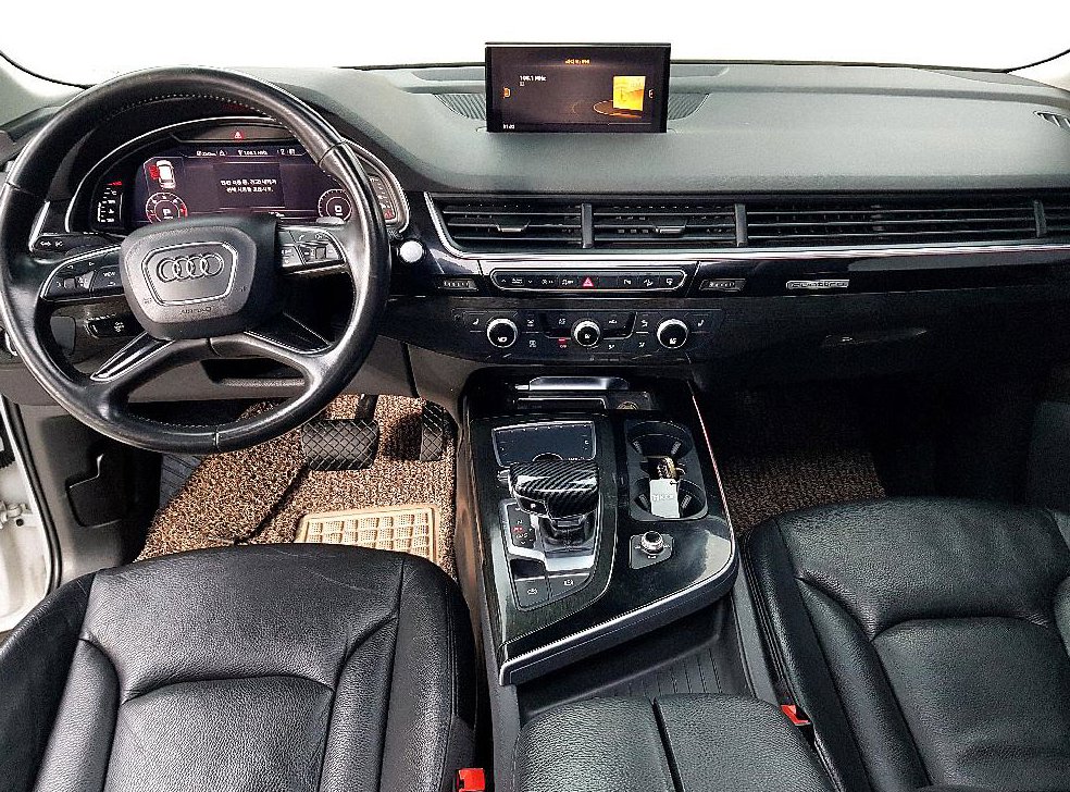 아우디 Q7 35 TDI 콰트로 컴포트 사진 5
