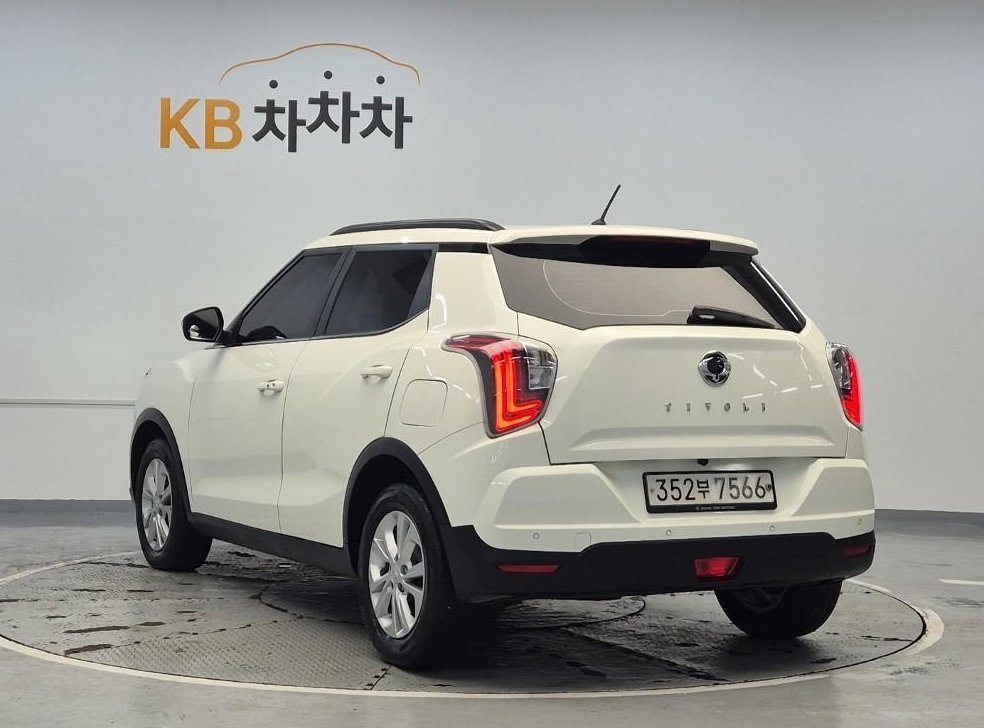 KG모빌리티(쌍용)  티볼리 2WD 디젤 1.6 사진 3