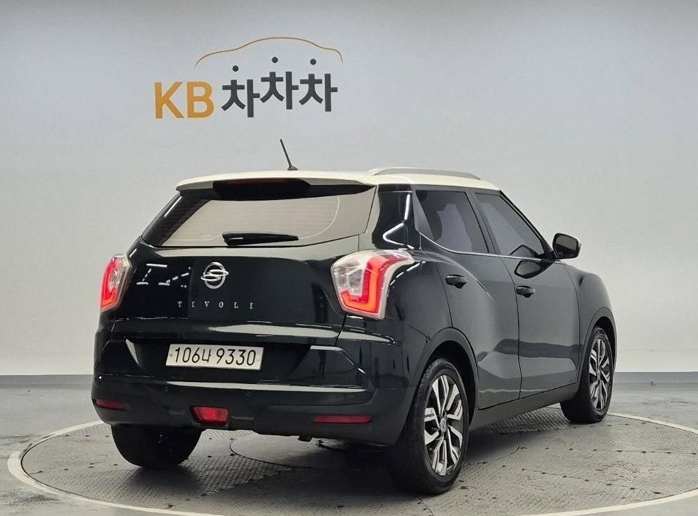 KG모빌리티(쌍용)  티볼리 2WD 디젤 VX 사진 3