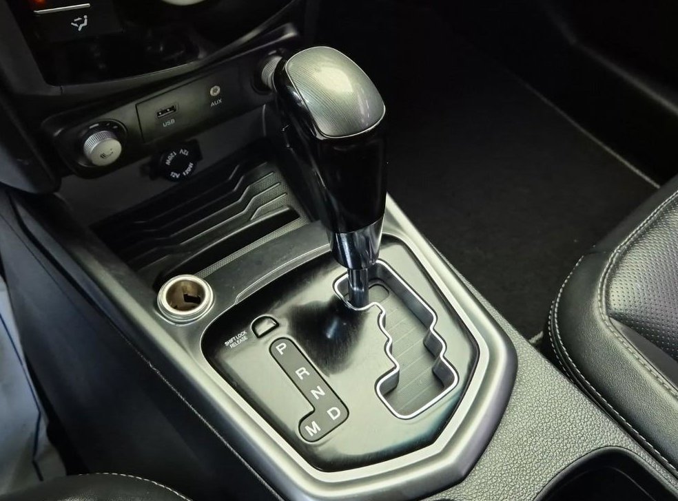 KG모빌리티(쌍용)  티볼리 2WD 디젤 VX 사진 8