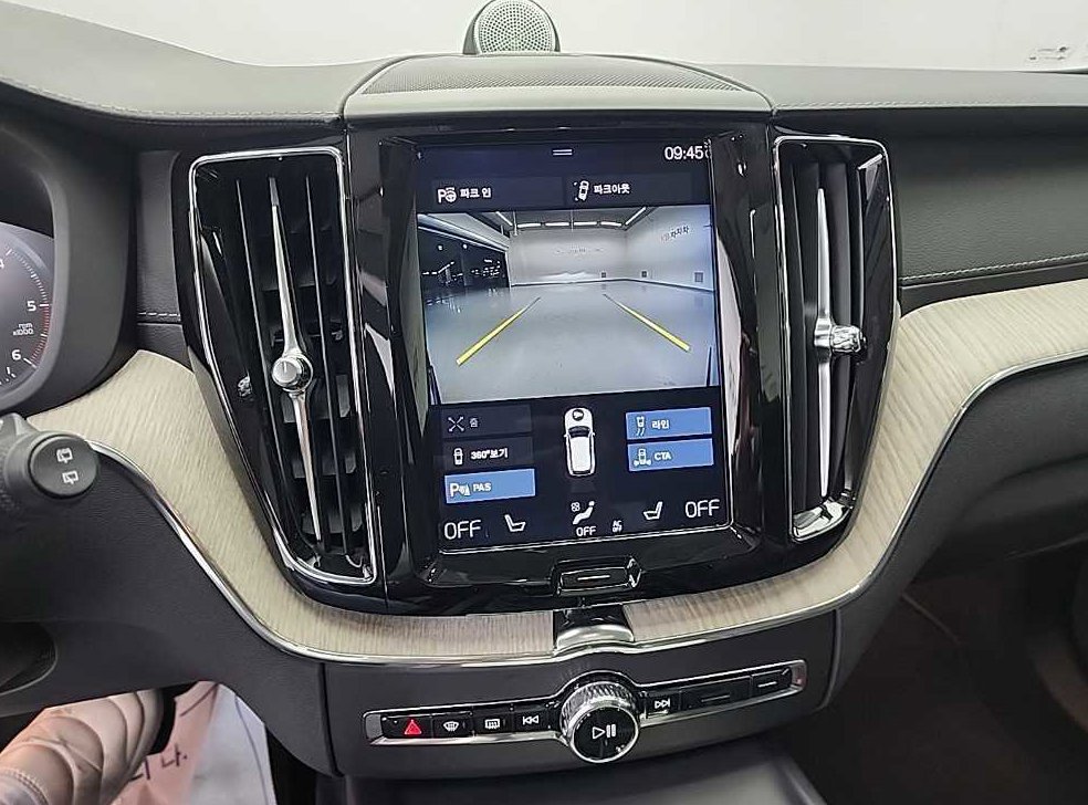 볼보 XC60 D5 AWD 인스크립션 사진 10