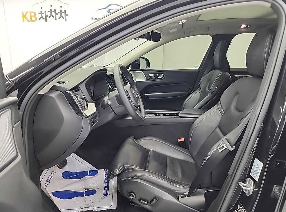 볼보 XC60 D5 AWD 인스크립션 사진 11