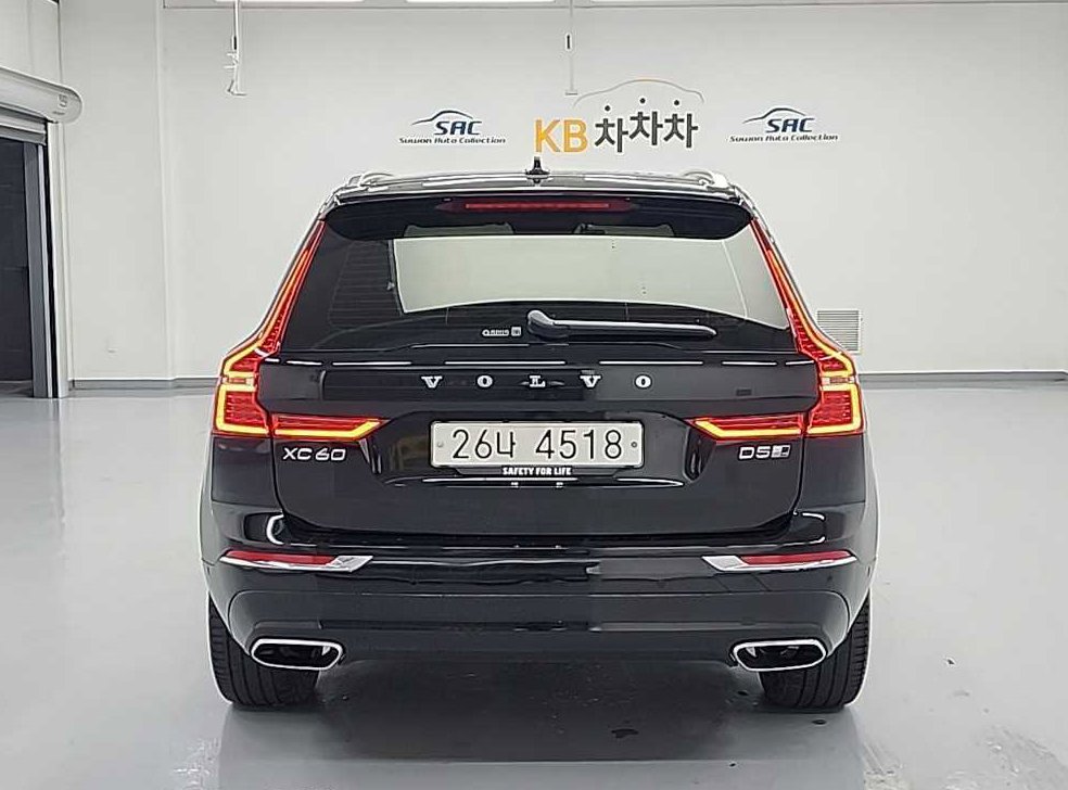 볼보 XC60 D5 AWD 인스크립션 사진 3