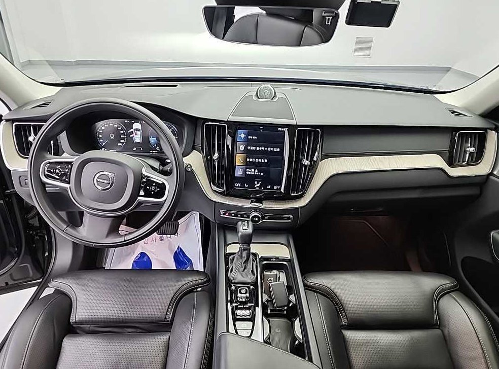 볼보 XC60 D5 AWD 인스크립션 사진 7
