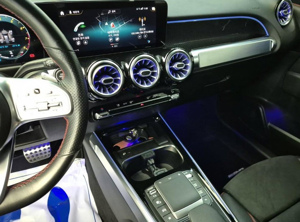 벤츠 GLB 클래스 AMG GLB 35 4MATIC 사진 10