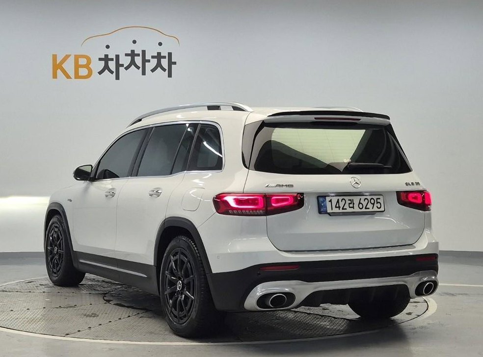 벤츠 GLB 클래스 AMG GLB 35 4MATIC 사진 2