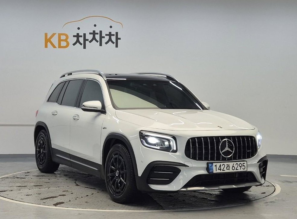 벤츠 GLB 클래스 AMG GLB 35 4MATIC 사진 4