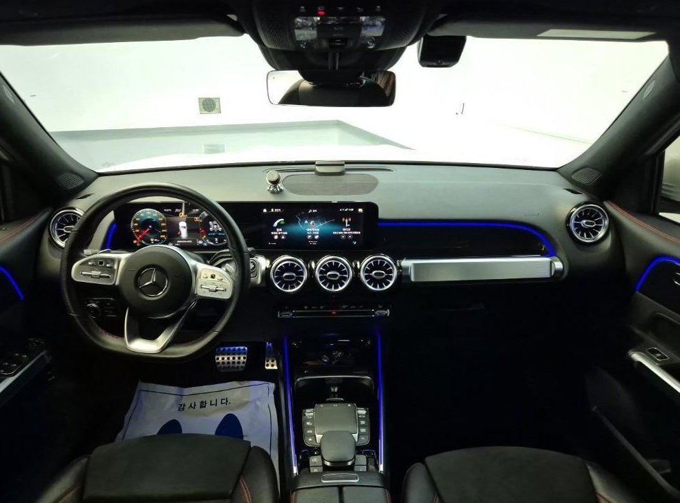 벤츠 GLB 클래스 AMG GLB 35 4MATIC 사진 7