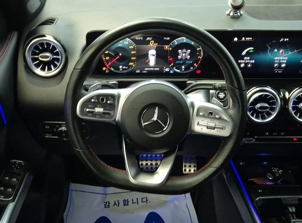 벤츠 GLB 클래스 AMG GLB 35 4MATIC 사진 9