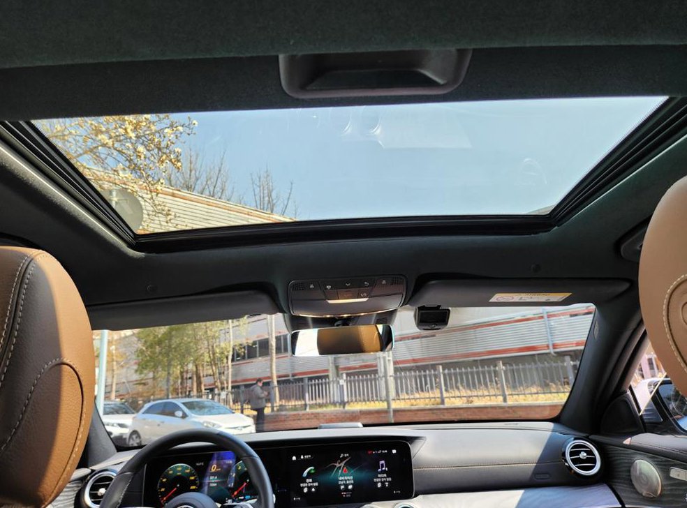 벤츠 E 클래스 E350 4MATIC 아방가르드 사진 11