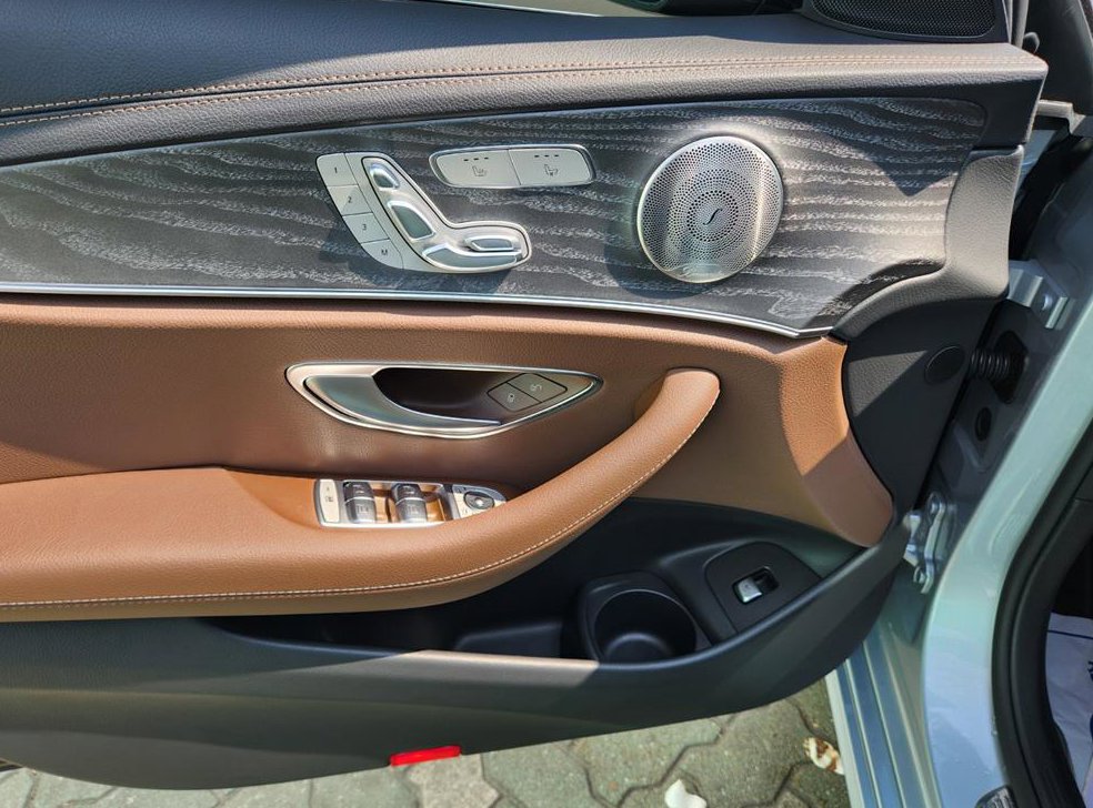 벤츠 E 클래스 E350 4MATIC 아방가르드 사진 12