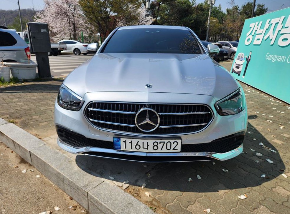 벤츠 E 클래스 E350 4MATIC 아방가르드 사진 2