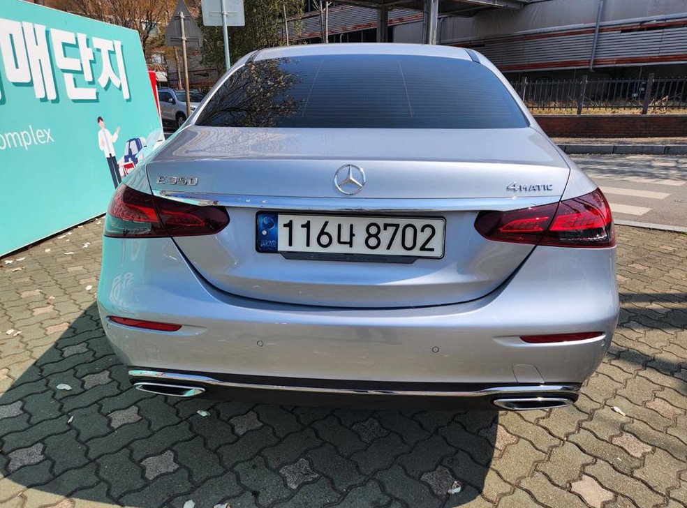 벤츠 E 클래스 E350 4MATIC 아방가르드 사진 4