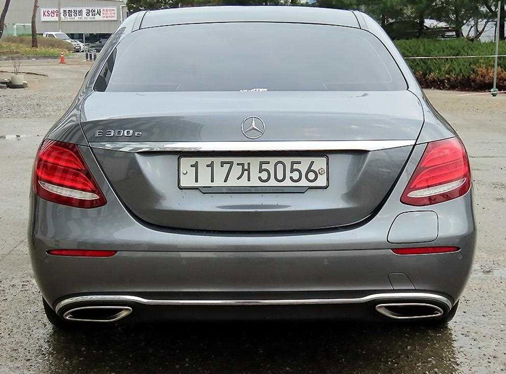 벤츠 E 클래스 E300e 익스클루시브 사진 4