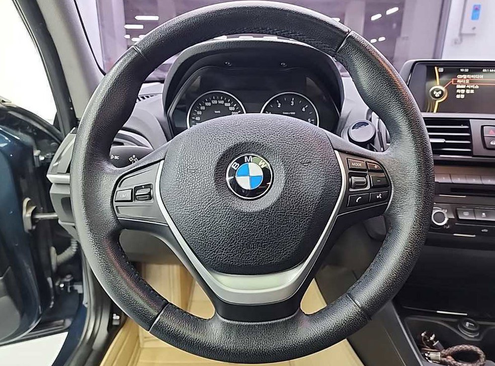 BMW 1시리즈 118d 어반 사진 9