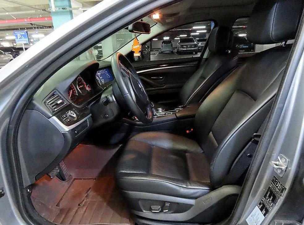 BMW 5시리즈 520d 사진 6